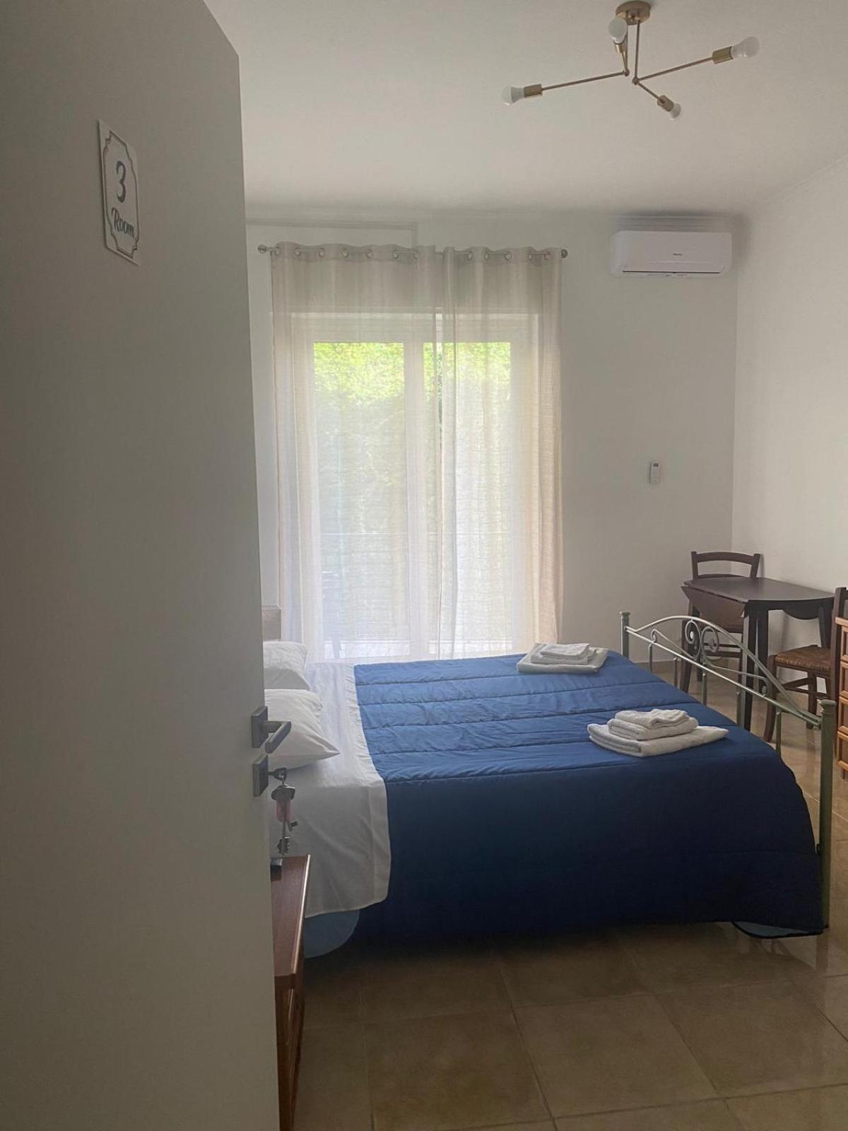 Roomors Of - Sea View *