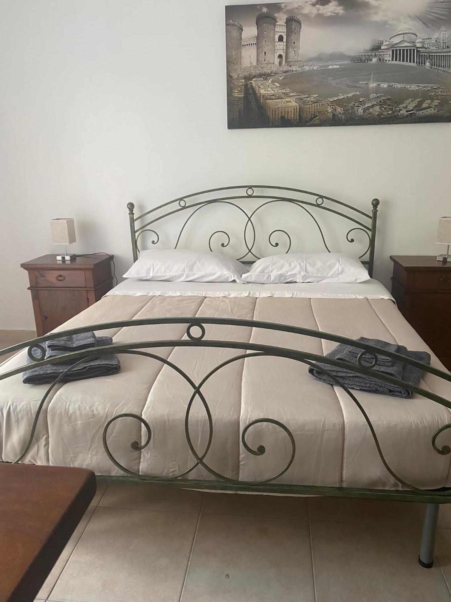 Roomors Of - Sea View Naples