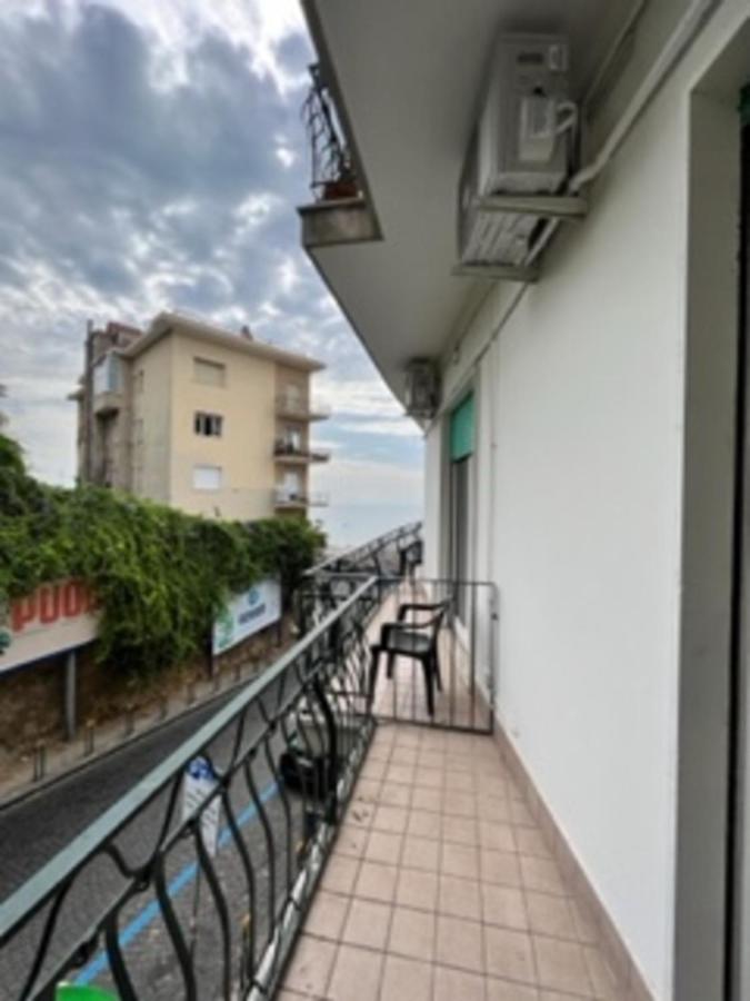 Roomors Of - Sea View *