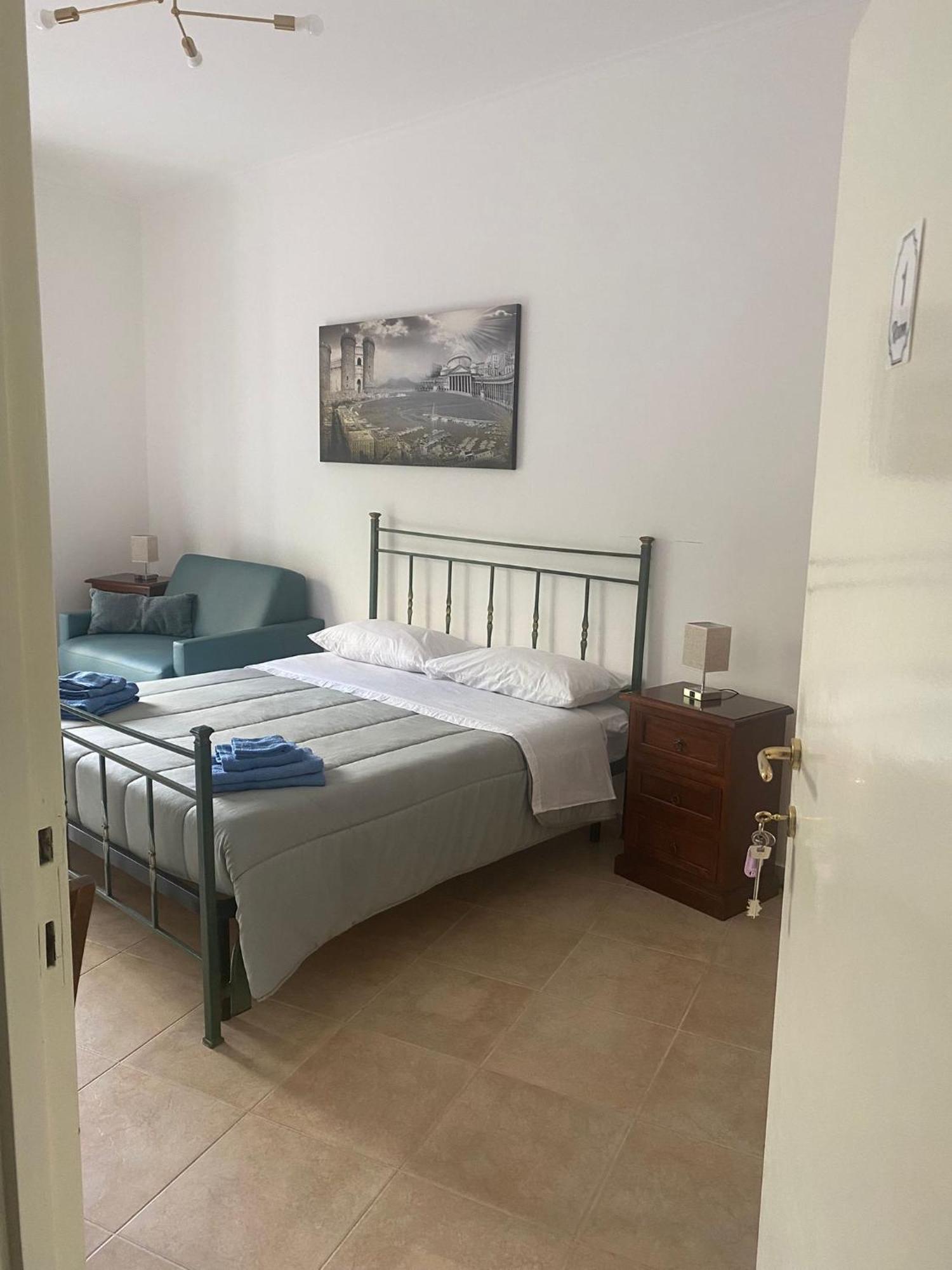 Roomors Of - Sea View Gasthuis Napels